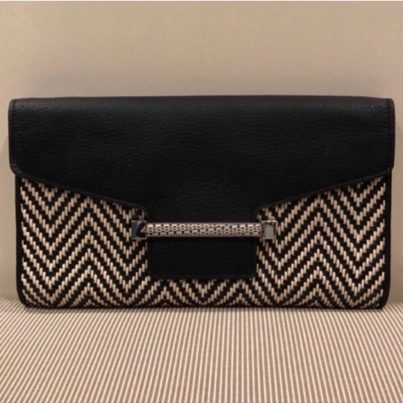Vince Camuto Handbags - NWOT Vince Camuto Julia Clutch